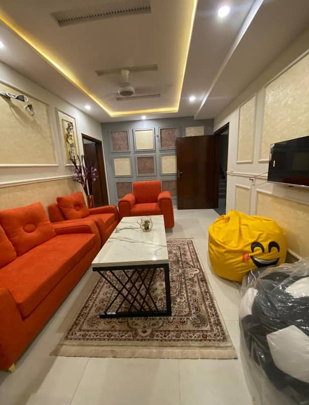 1 Bedroom VIP Full furnish flat per day available in Bahria town Lahore 3