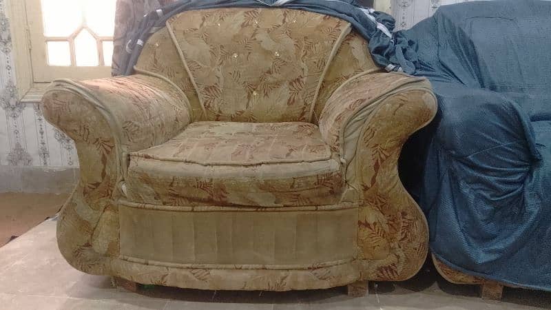 Sofa for Sale only kpra kharb h Baki ok 2