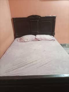 Bed for sell with mattress 0