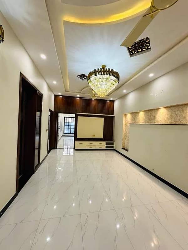 10 Marla Brand New House For Sale In Lake City - Sector M-2A Ring Road Lahore 9