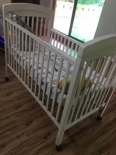 baby cot