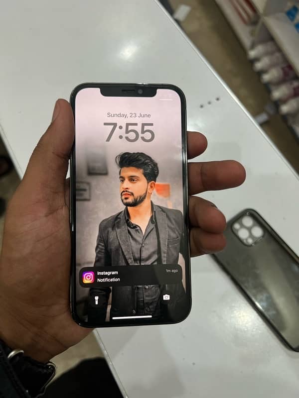 iPhone 12 pro 10/10 Non pta (jv) 128gb 80% battery health 4