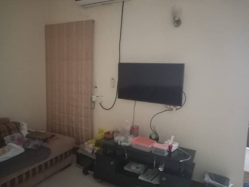 Almost New House 100 SQ Yards With Basement Available For Sale In Dha Phase 8 10