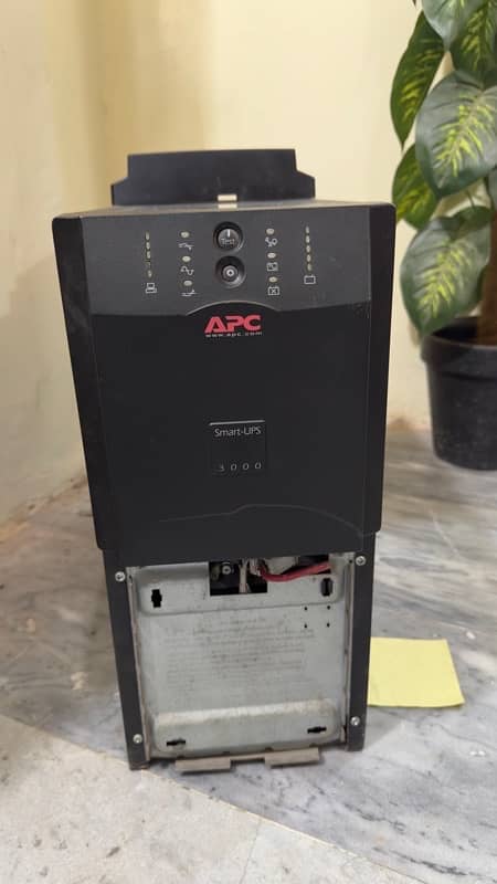 SUA30001-APC Smart-UPS 3000VA 2