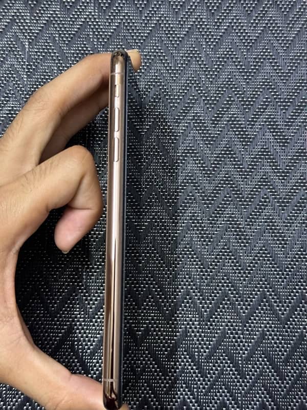 Iphone Xs Max 64gb PTA with box 2