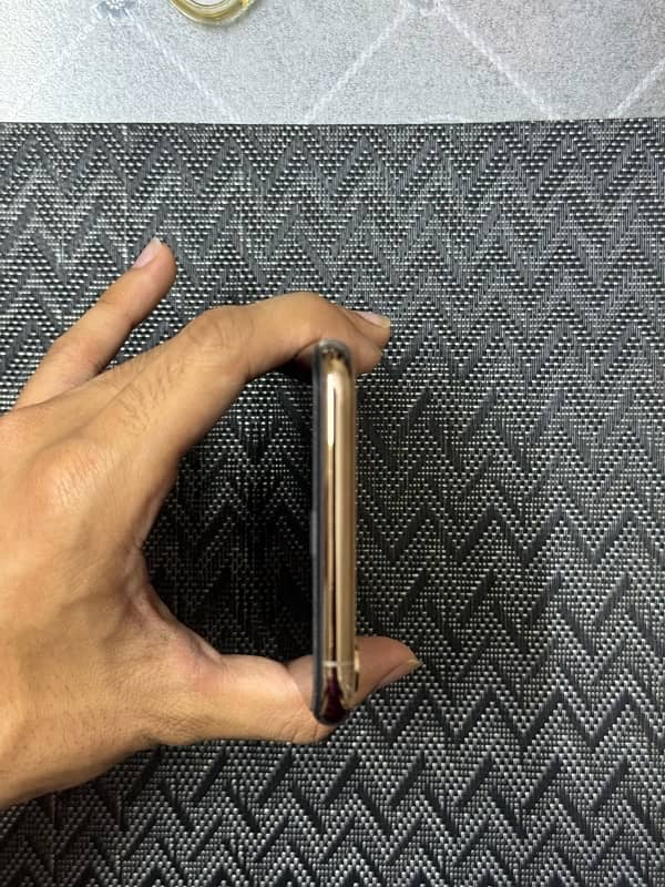 Iphone Xs Max 64gb PTA with box 4