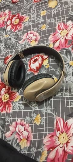 Wireless headphones AK 17