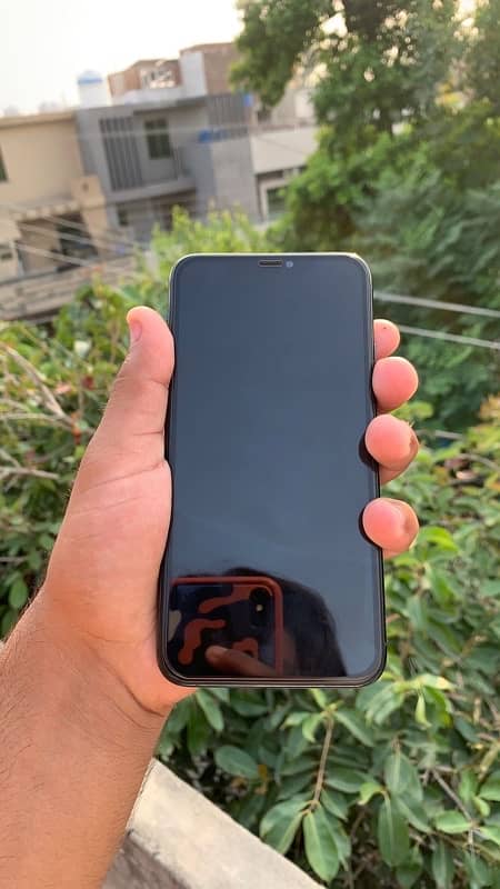 iphone 11 pro max 4