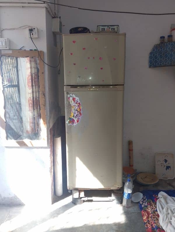 fridge/refrigerator 4