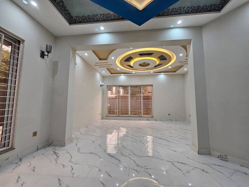 One Kanal House For Rent in Overseas-A Block Bahria Town Lahore 11