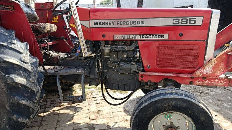 Massey 385 1