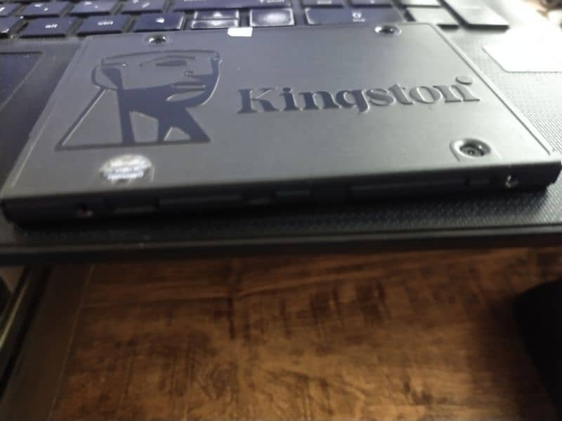 Kingston SSD hard 120GB (Taiwan) 3