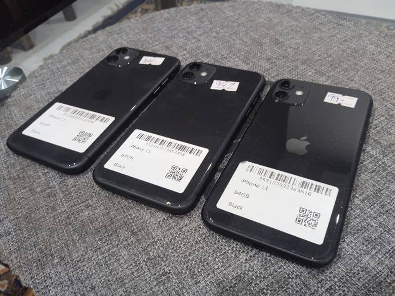 iphone 11 64gb jv  available with good price 4