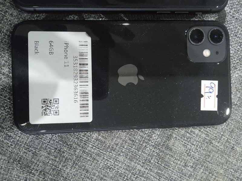 iphone 11 64gb jv  available with good price 7