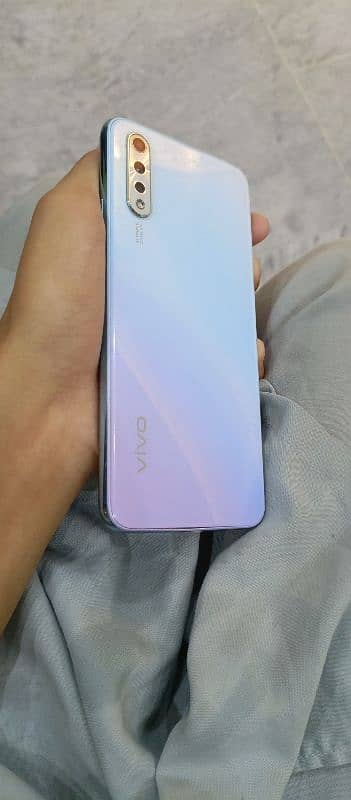 VIVO S1 3