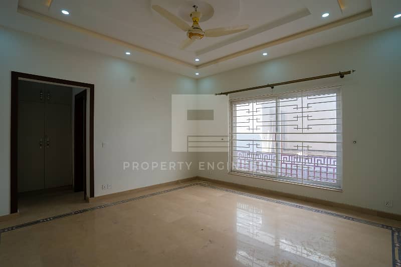 1 Kanal Upper Portion Available 23