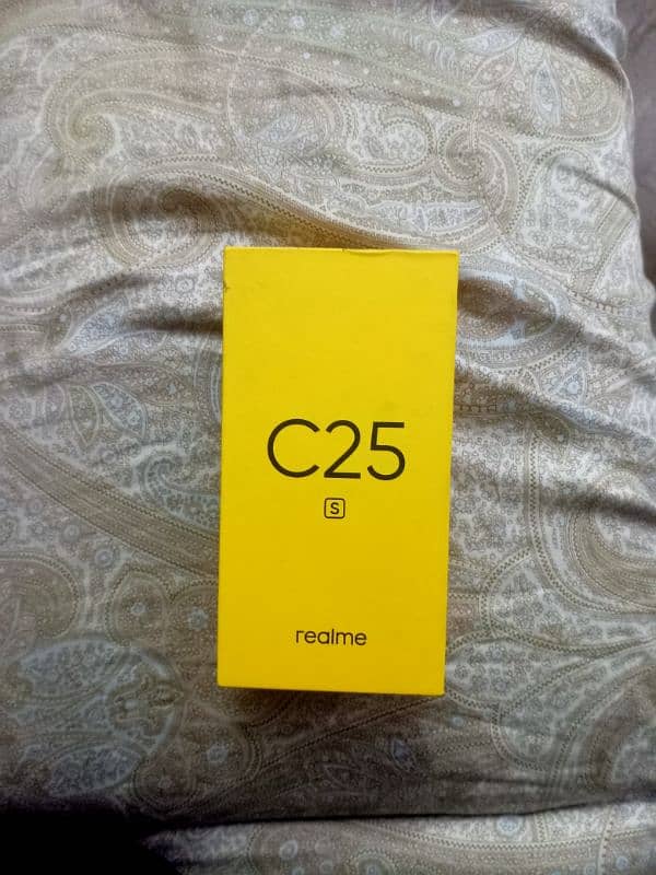 Realme C25S 4/128 WITH ORIGINAL BOX AND CHARGER, 10/10 Condition. 8