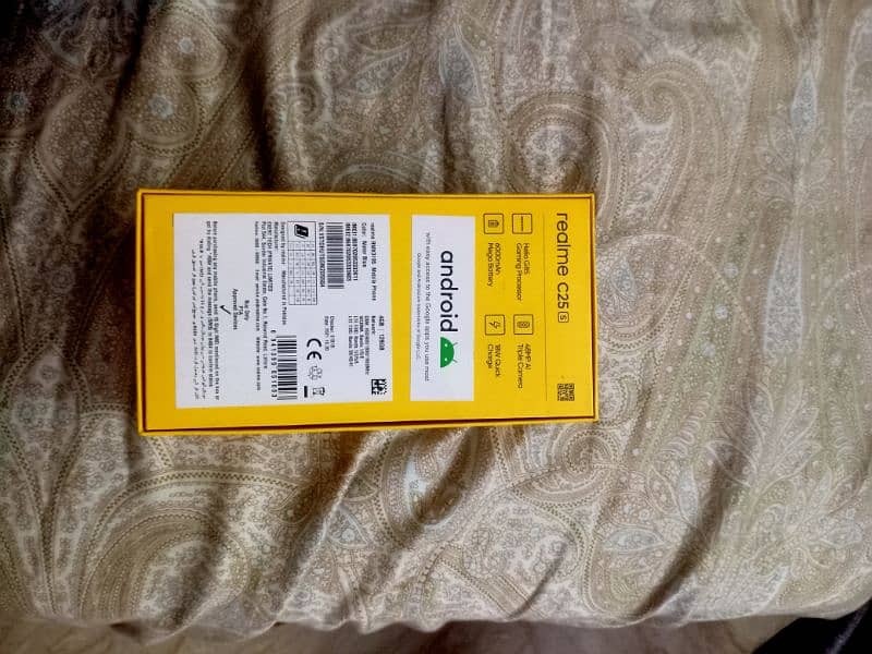 Realme C25S 4/128 WITH ORIGINAL BOX AND CHARGER, 10/10 Condition. 9