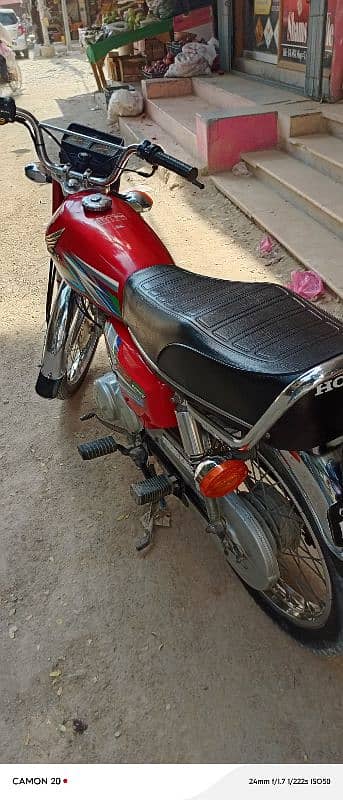 Honda 125 seating capacity 2 3