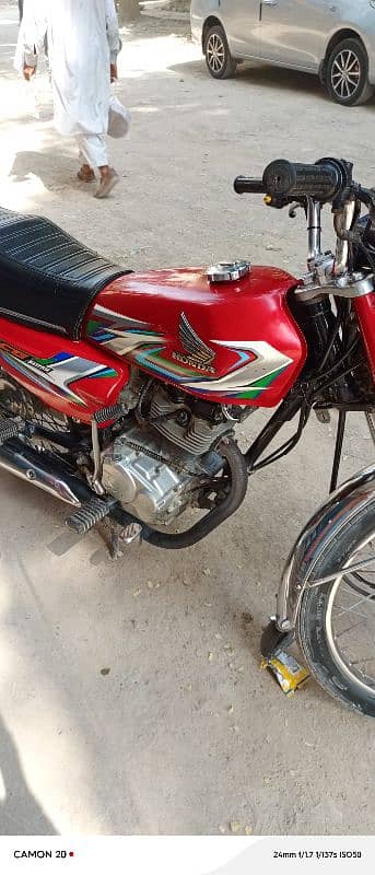 Honda 125 seating capacity 2 4