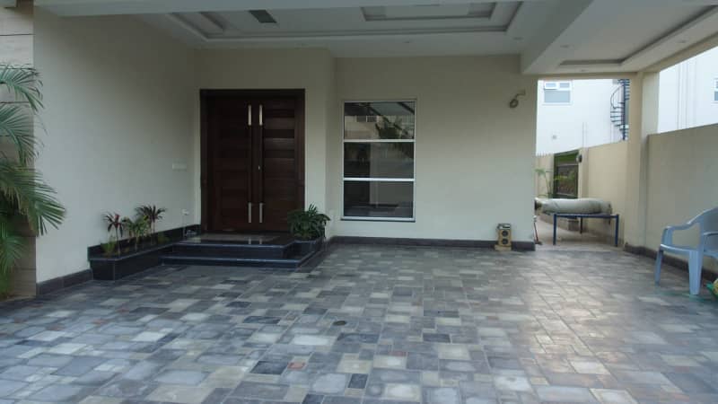 1 Kanal Slightly Used Modern Design House For Sale In DHA Phase 5 Lahore. Near to park 1