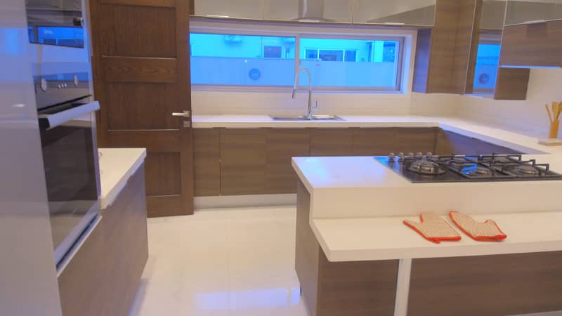 1 Kanal Slightly Used Modern Design House For Sale In DHA Phase 5 Lahore. Near to park 9