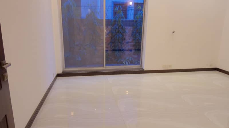 1 Kanal Slightly Used Modern Design House For Sale In DHA Phase 5 Lahore. Near to park 12