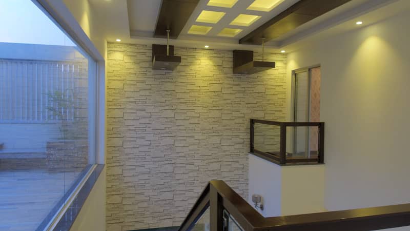 1 Kanal Slightly Used Modern Design House For Sale In DHA Phase 5 Lahore. Near to park 21