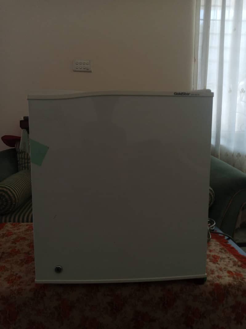 LG Goldstar Mini Room fridge 0