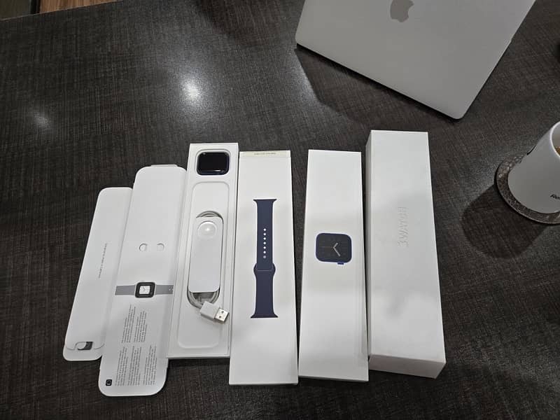 Apple watch series 6 | 44MM | Box All accessories 4