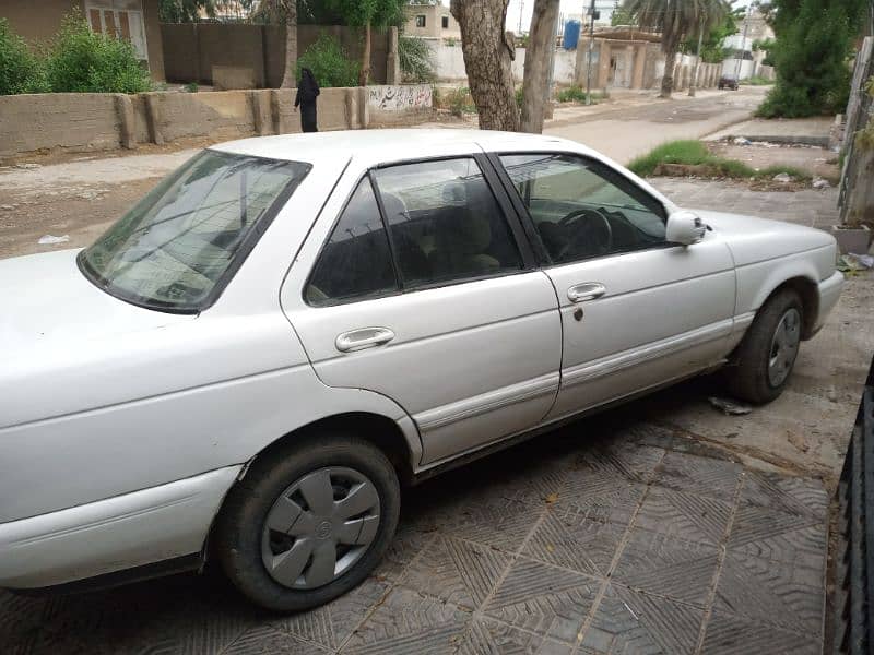 Nissan Sunny 1992 5