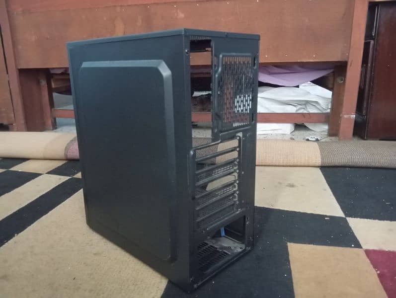 RGB gaming pc case thunder almost new need urgent money 2