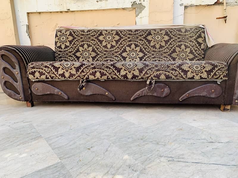 sofa cumbed for sale condition good 0