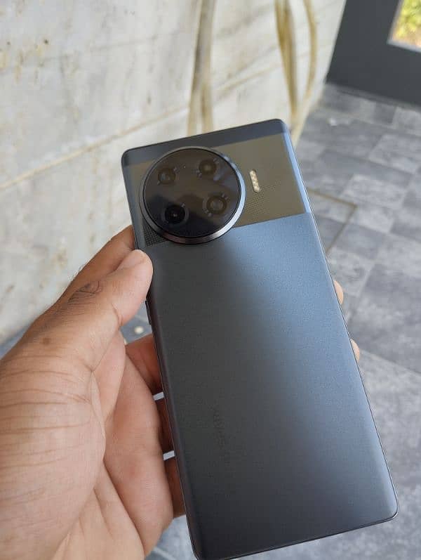 Tecno spark 20 pro plus 1