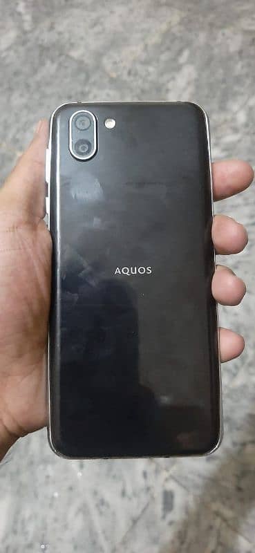 sharp Aquos r2 2