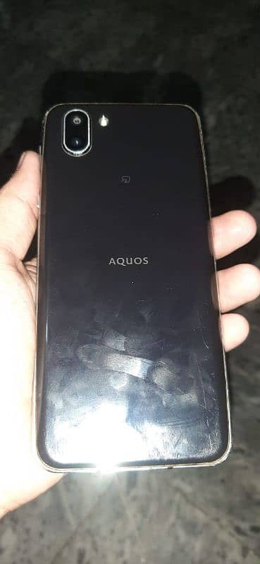 sharp Aquos r2 4