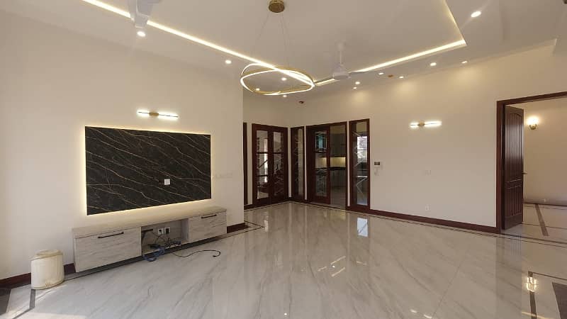 1 Kanal House For Rent Non Furnished in Phase 6 DHA Lahore Prime Location 6