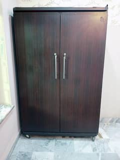 Almari double door