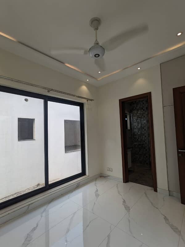 10 Marla House Upper Portion For Rent in Phase 6 Near Main Road & Park 7