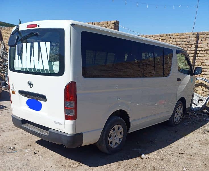 toyota hiace 2009 /2014 3