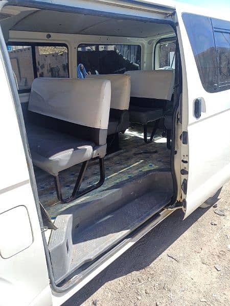 toyota hiace 2009 /2014 9