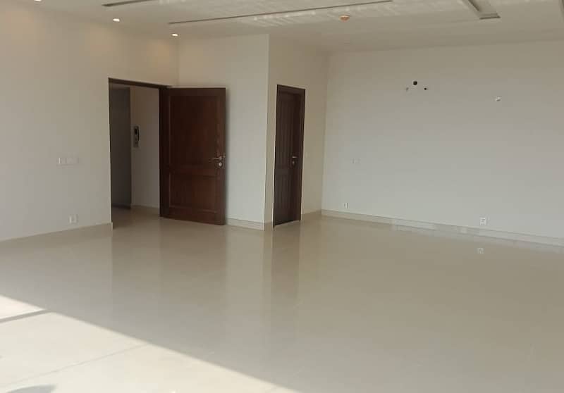 4 Marla 3rd commercial floor very near to DHA complex availble for rent 7