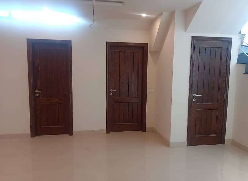 4 Marla 3rd commercial floor very near to DHA complex availble for rent 14