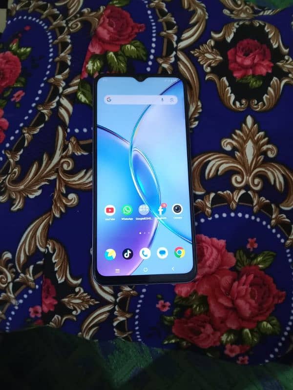 vivo y17s 6/128 condition  10/10 no open no repair. . . 4