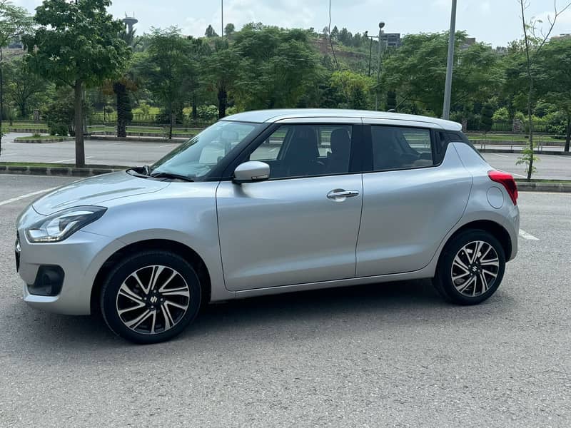 Suzuki Swift GLX CVT  2022 1