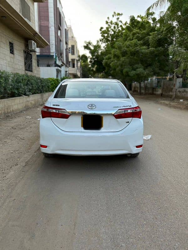 Toyota Corolla Altis 2015 3