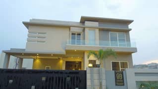 1 Kanal Luxury Modern designe Slightly Used House For Sale In DHA Phase 5 Lahore. Prime Location 0