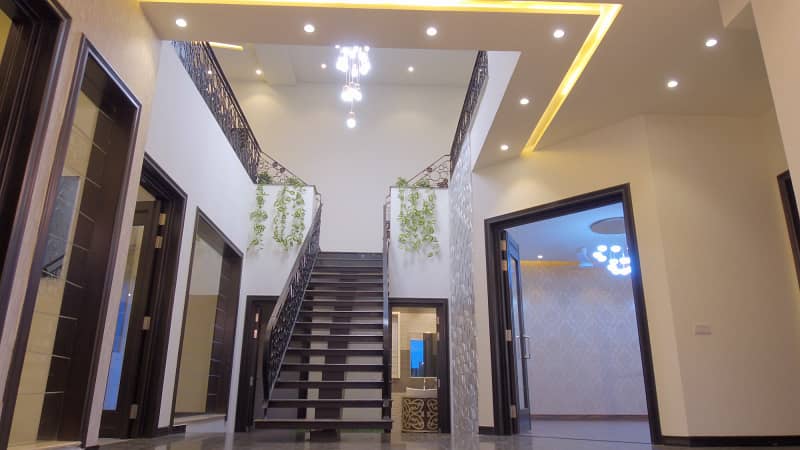 1 Kanal Luxury Modern designe Slightly Used House For Sale In DHA Phase 5 Lahore. Prime Location 3