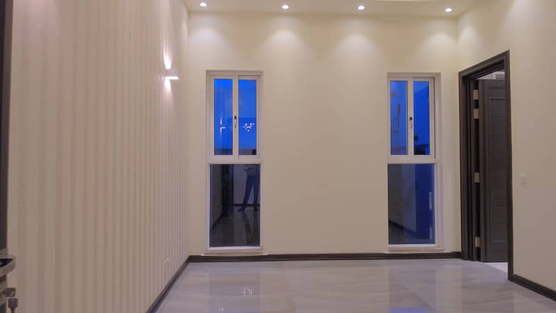 1 Kanal Luxury Modern designe Slightly Used House For Sale In DHA Phase 5 Lahore. Prime Location 16