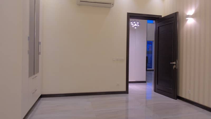 1 Kanal Luxury Modern designe Slightly Used House For Sale In DHA Phase 5 Lahore. Prime Location 20